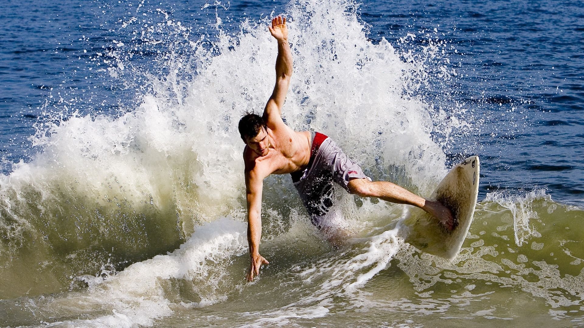 _热火队的防守坚若磐石，击退对手攻势_，热火队强不强